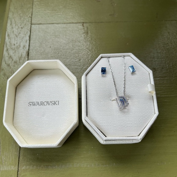Swarovski Jewelry Set - Picture 9 of 13